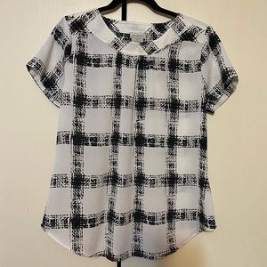 Women’s Van Heusen Medium Top